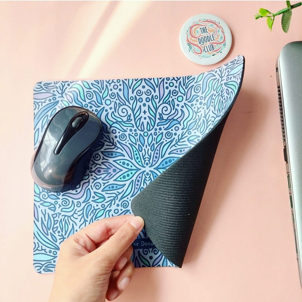 Periwinkle Leaves Doodle Mousepad