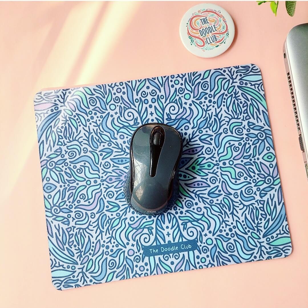 Periwinkle Leaves Doodle Mousepad